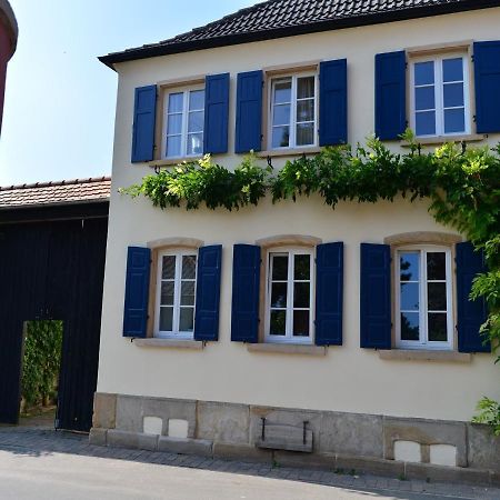 Gaestehaus & Weingut Gehrig Weisenheim am Sand Bagian luar foto