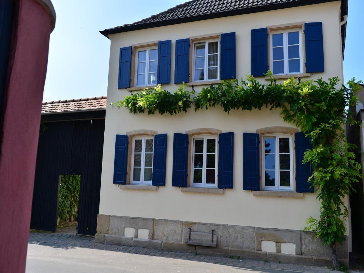 Gaestehaus & Weingut Gehrig Weisenheim am Sand Bagian luar foto